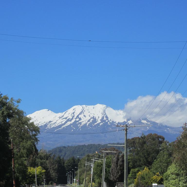 The Hobbit Motorlodge Ohakune Εξωτερικό φωτογραφία